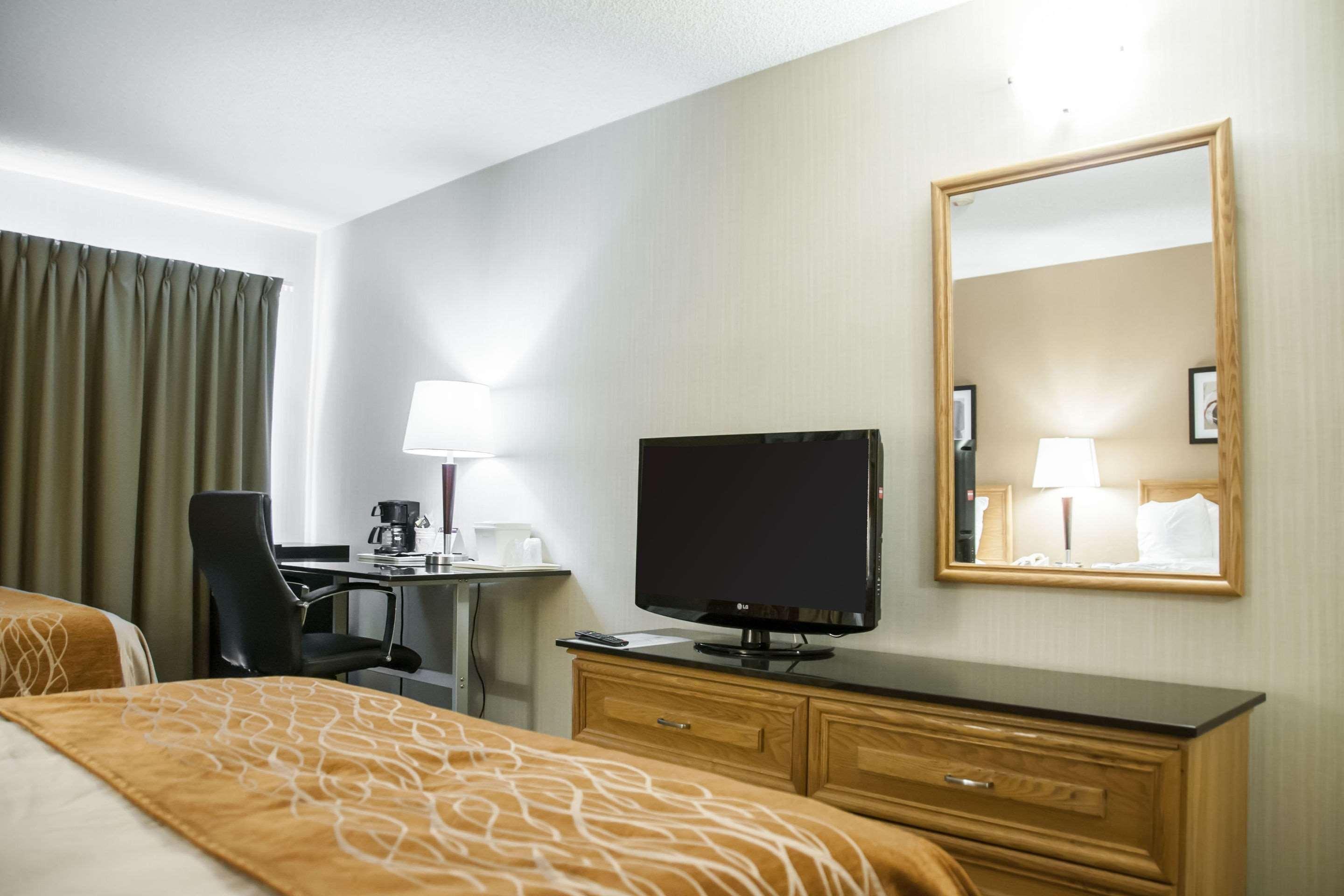 Comfort Inn South Броссар Экстерьер фото