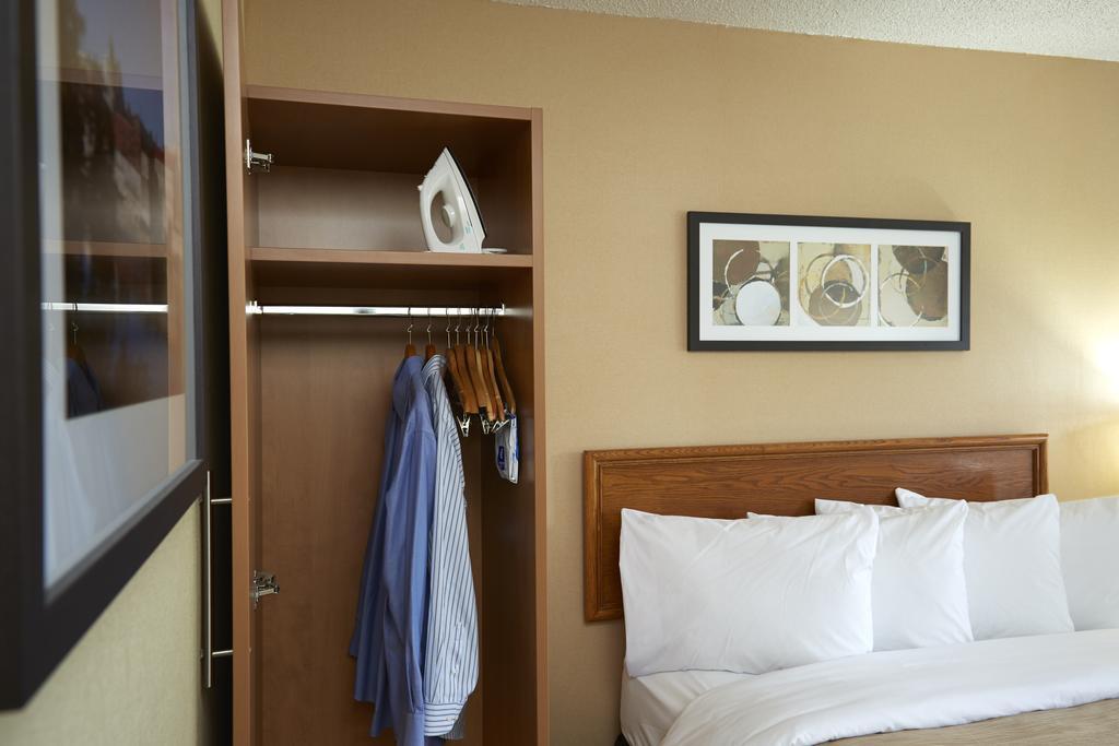 Comfort Inn South Броссар Экстерьер фото